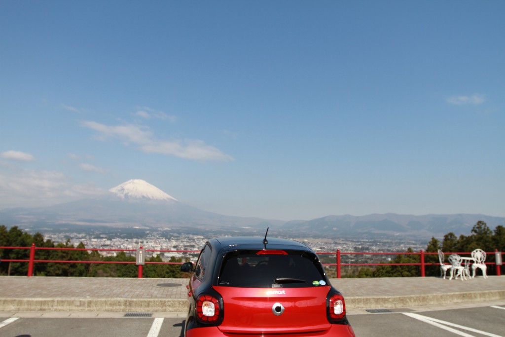 スマート フォーフォーと富士山